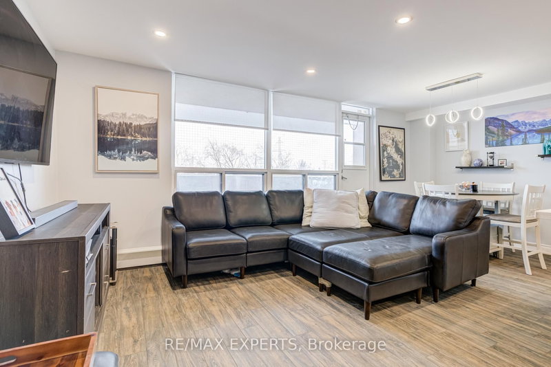 406 - 3390 Weston Rd, Toronto, M9M 2X3 | Image 2