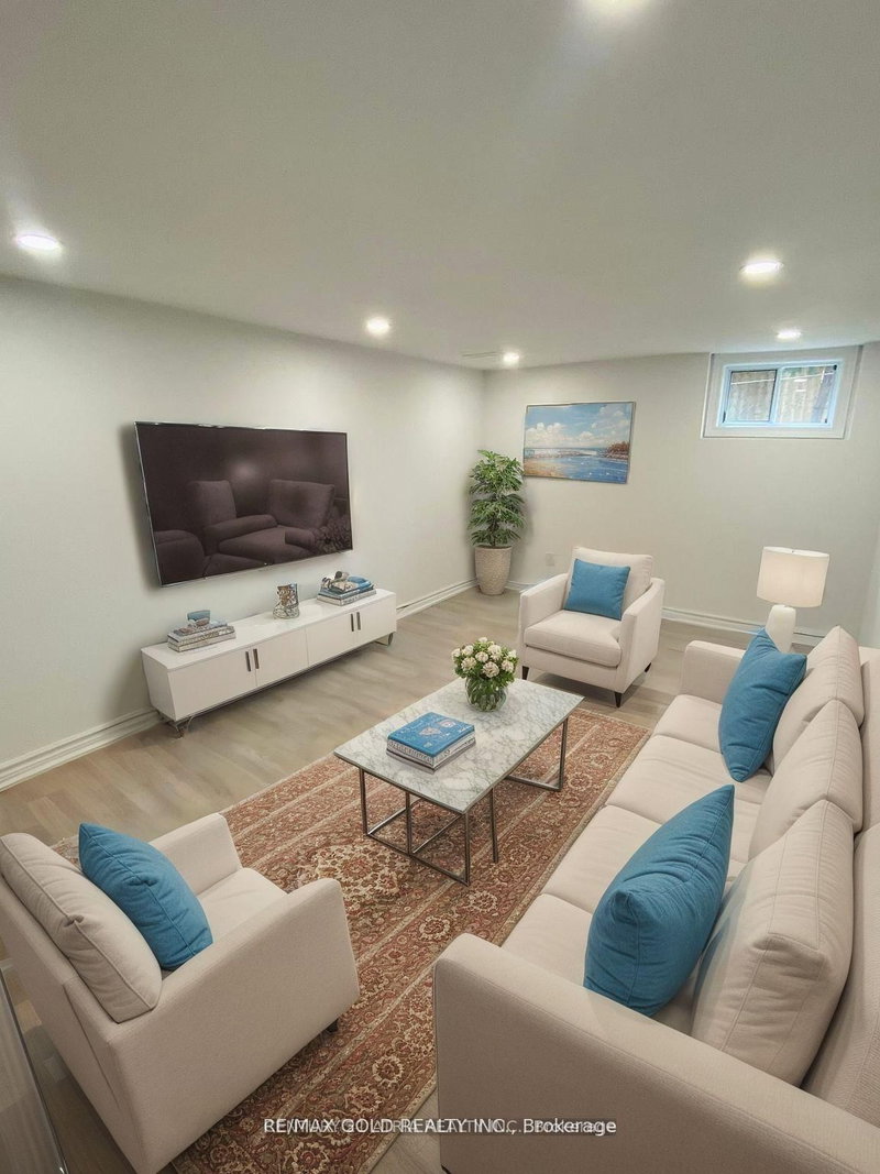 Lower - 1070 Fergus Ave, Mississauga, L5E 2P1 | Image 3