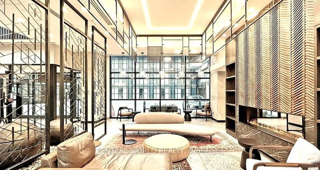 2706 - 251 Manitoba Street