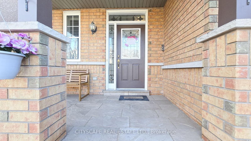 Lower - 121 Ashdale Rd, Brampton, L6Y 5N2 | Image 2