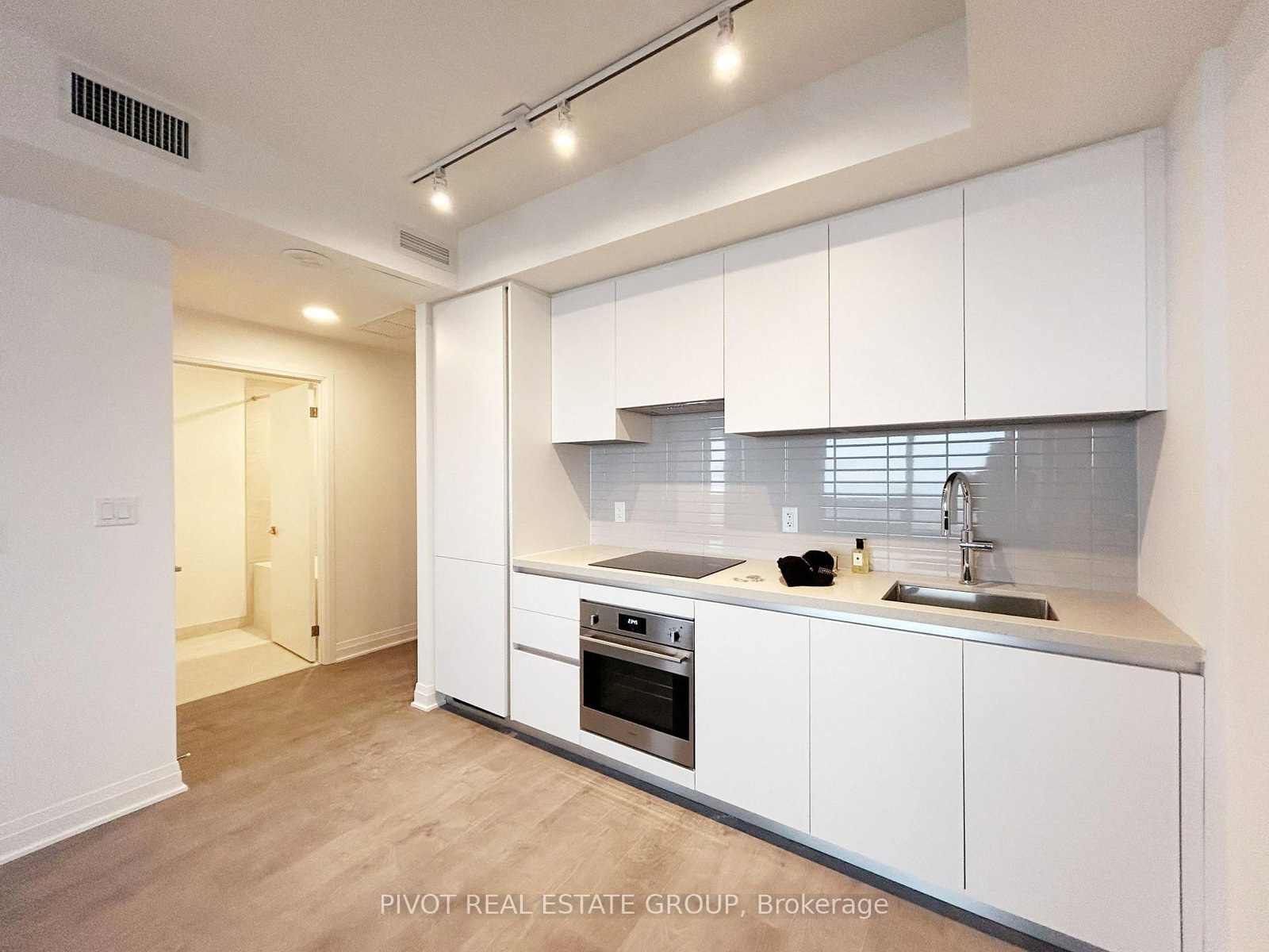 2 Erskine Road, Unit 803 - Photo 3