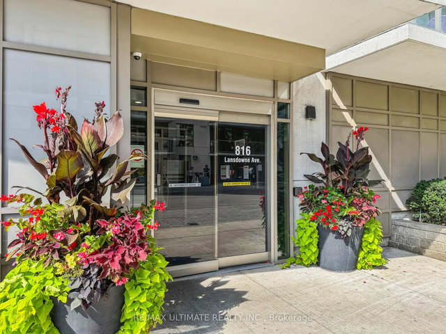 1402 - 816 Lansdowne Avenue