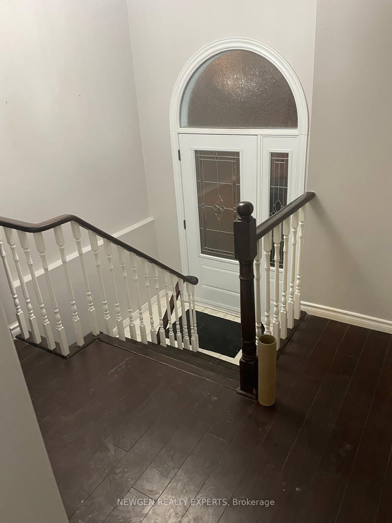 28 Royal Salisbury Way, Brampton, L6V 3J6 | Image 2