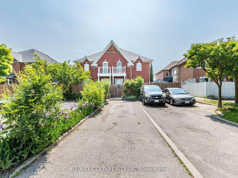 107 Clover Bloom Rd, Brampton, L6R 1S6 | Image 2