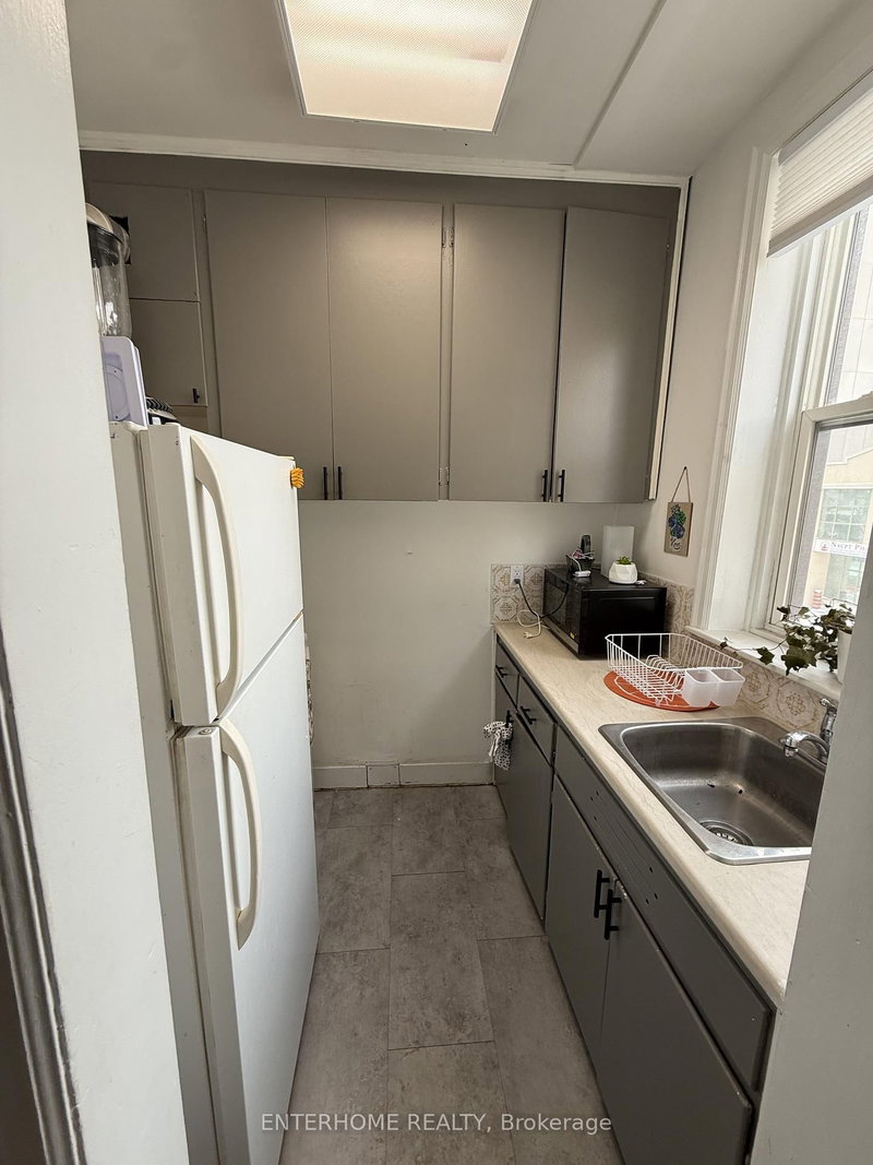 2 - 51 Queen Street East St, Brampton, L6W 3P1 | Image 2