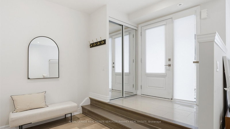 201 - 652 Cricklewood Dr, Mississauga, L5G 0A5 | Image 2