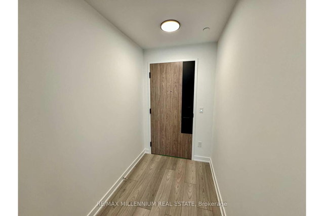 814 - 1007 The Queensway W