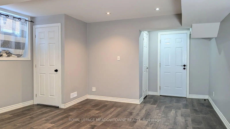 259 Queen Mary Dr, Brampton, L7A 3L6 | Image 2