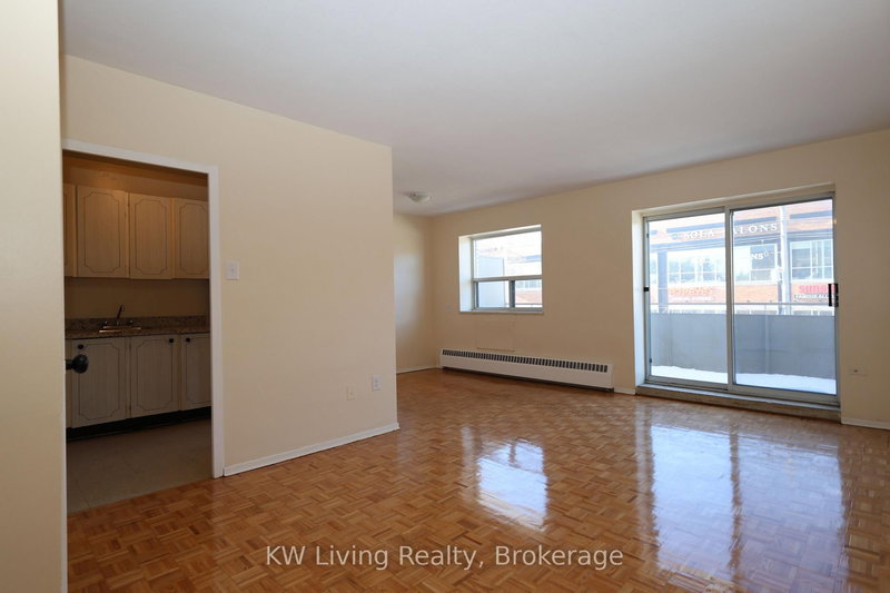 309 - 480 Lakeshore Rd E, Mississauga, L5G 1J2 | Image 2