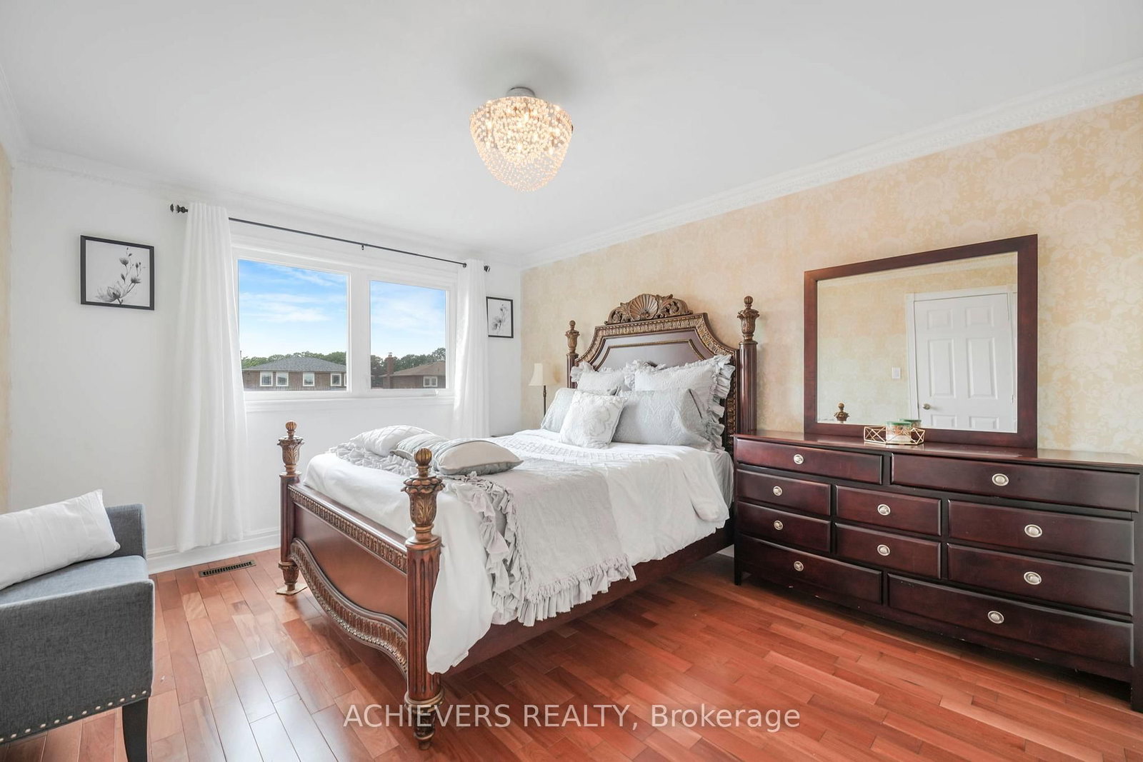 Detached House for sale at 4024 Longo Circle, Mississauga, Ontario, L4T 4C7 - Malton - MLS: W12773266