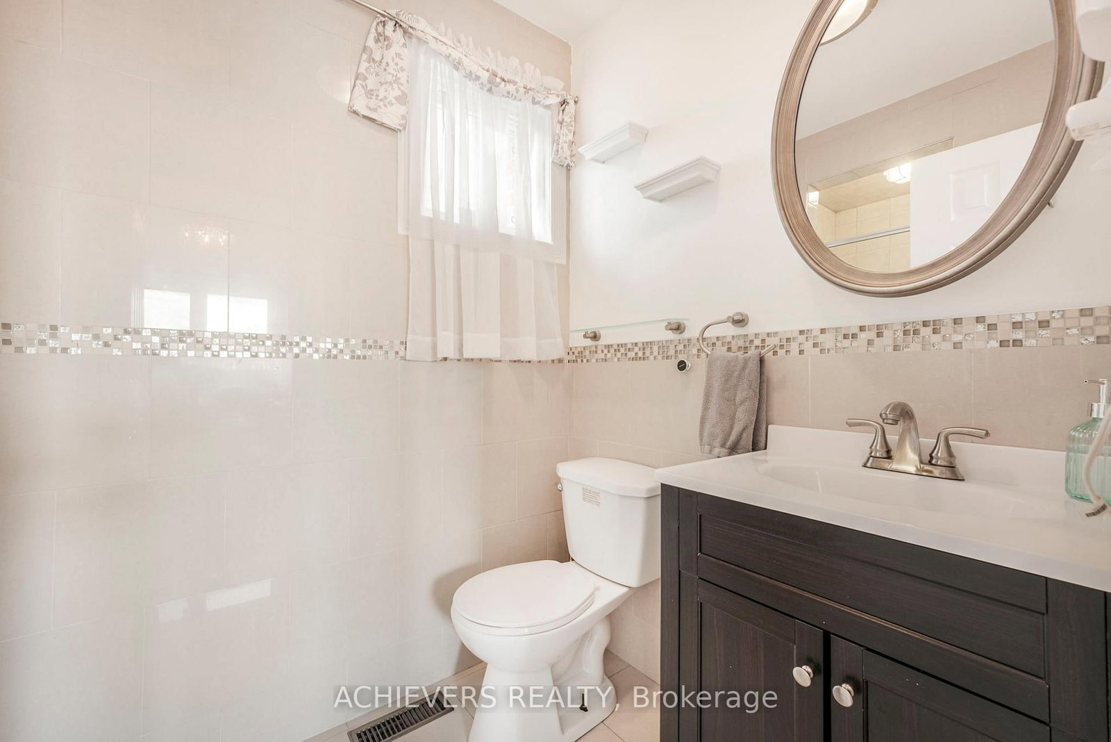 Detached House for sale at 4024 Longo Circle, Mississauga, Ontario, L4T 4C7 - Malton - MLS: W12773266