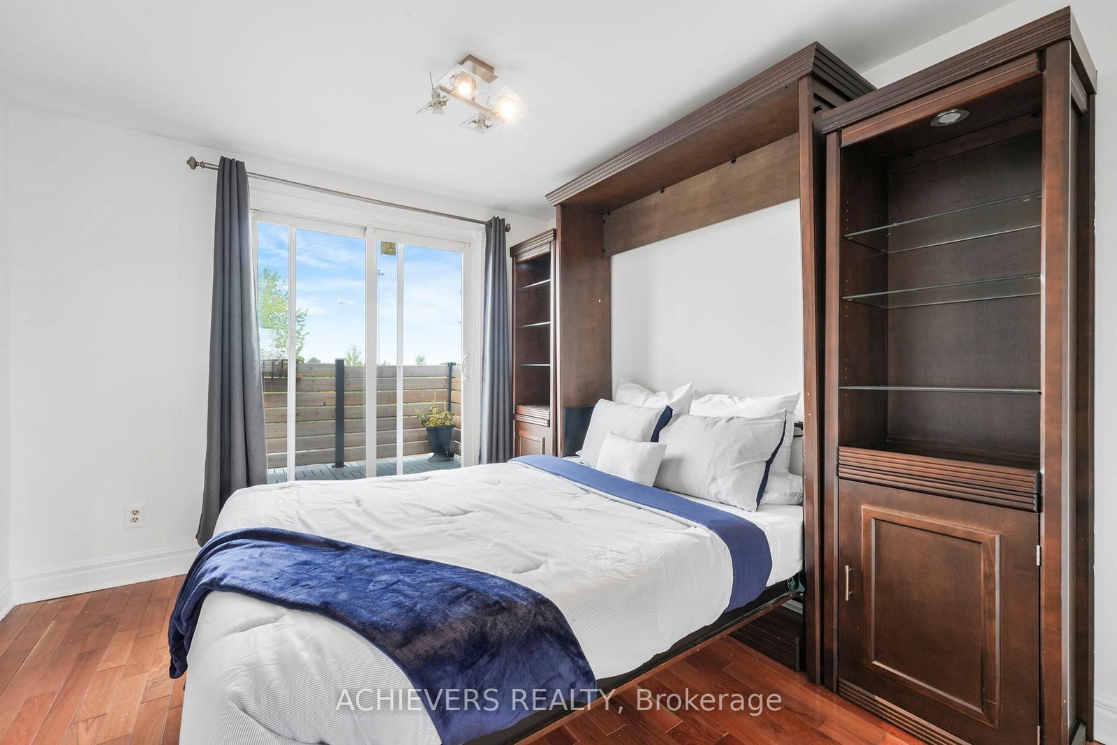 Detached House for sale at 4024 Longo Circle, Mississauga, Ontario, L4T 4C7 - Malton - MLS: W12773266