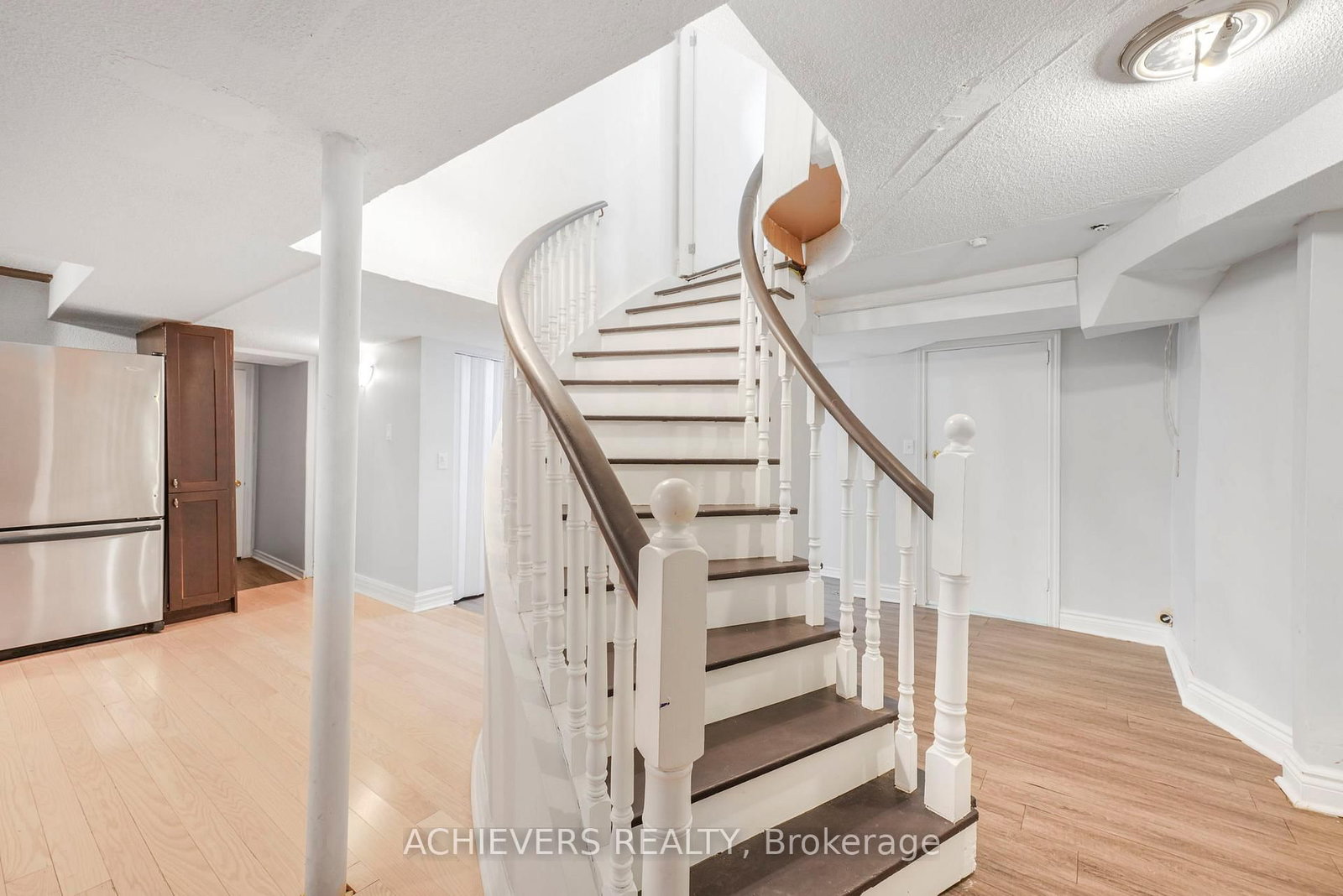 Detached House for sale at 4024 Longo Circle, Mississauga, Ontario, L4T 4C7 - Malton - MLS: W12773266