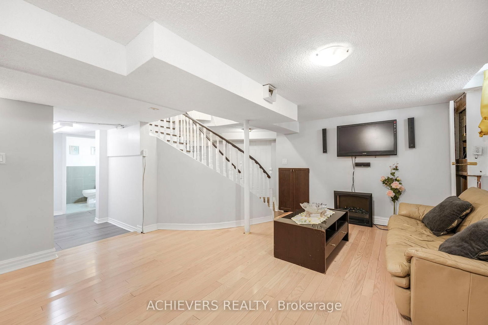 Detached House for sale at 4024 Longo Circle, Mississauga, Ontario, L4T 4C7 - Malton - MLS: W12773266