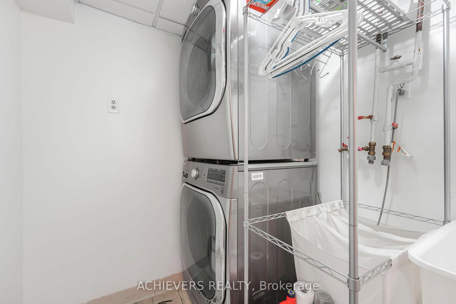 4024 E Longo Circle • Mississauga, ON photo 39