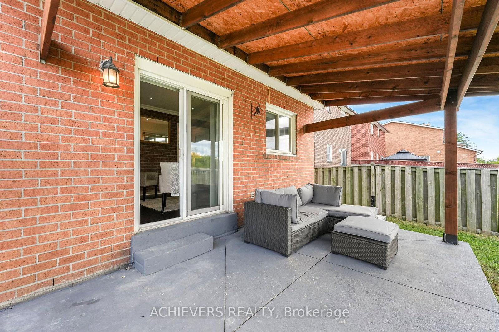 Detached House for sale at 4024 Longo Circle, Mississauga, Ontario, L4T 4C7 - Malton - MLS: W12773266