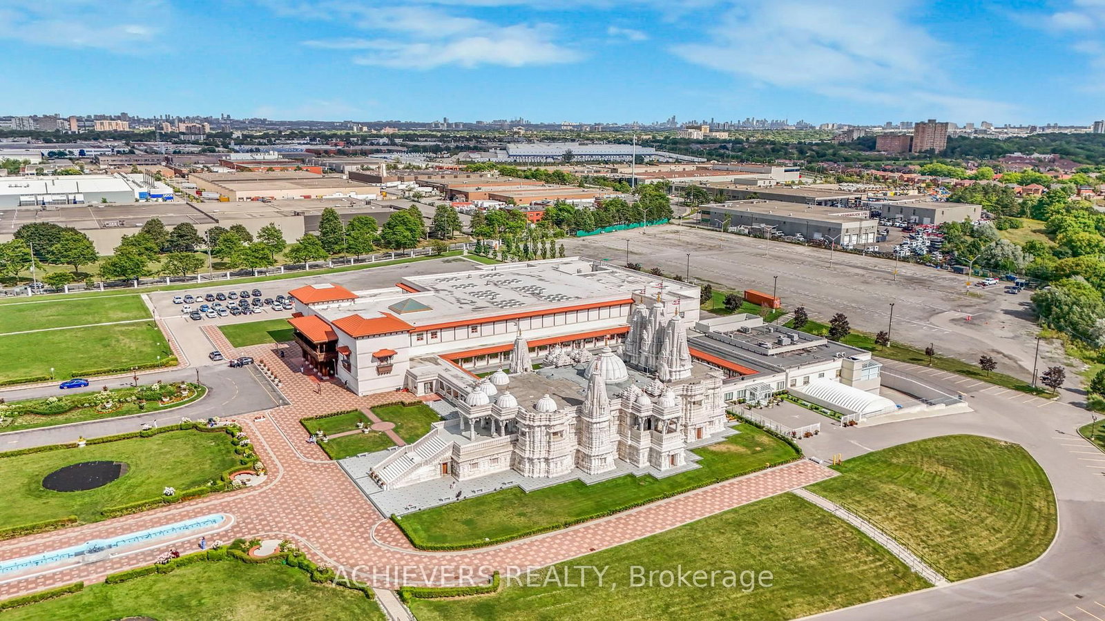 Detached House for sale at 4024 Longo Circle, Mississauga, Ontario, L4T 4C7 - Malton - MLS: W12773266