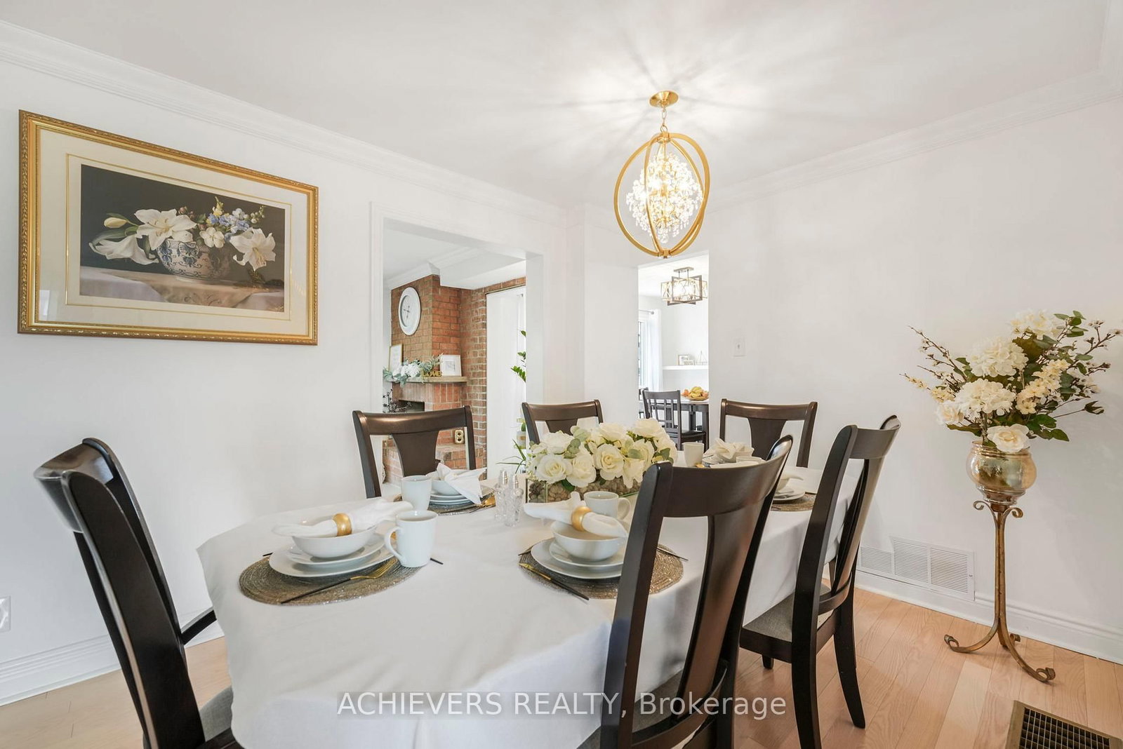 4024 E Longo Circle • Mississauga, ON photo 9
