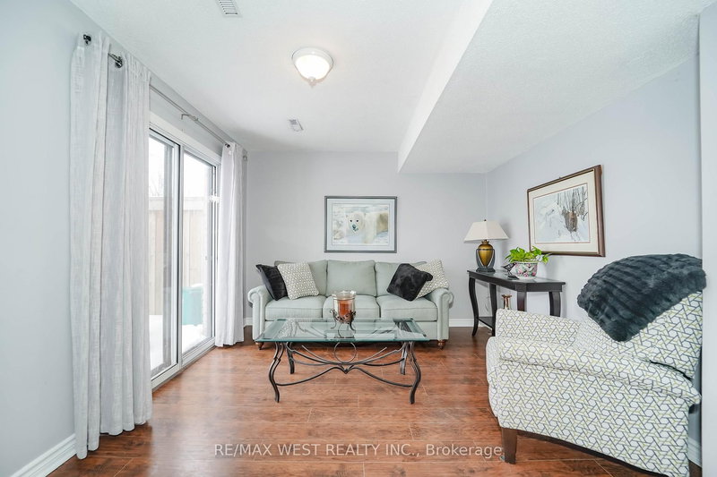 24 - 7340 Copenhagen Rd, Mississauga, L5N 2S5 | Image 2