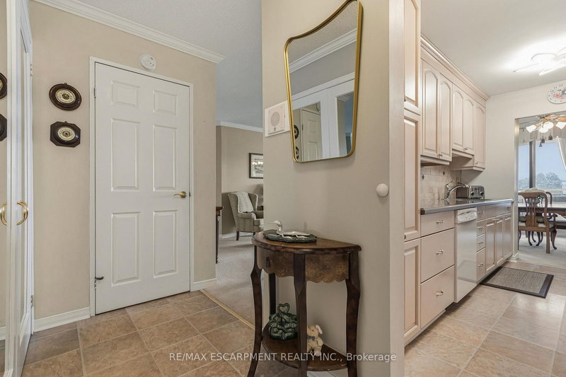 407 - 2055 Upper Middle Rd, Burlington, L7P 3P4 | Image 3