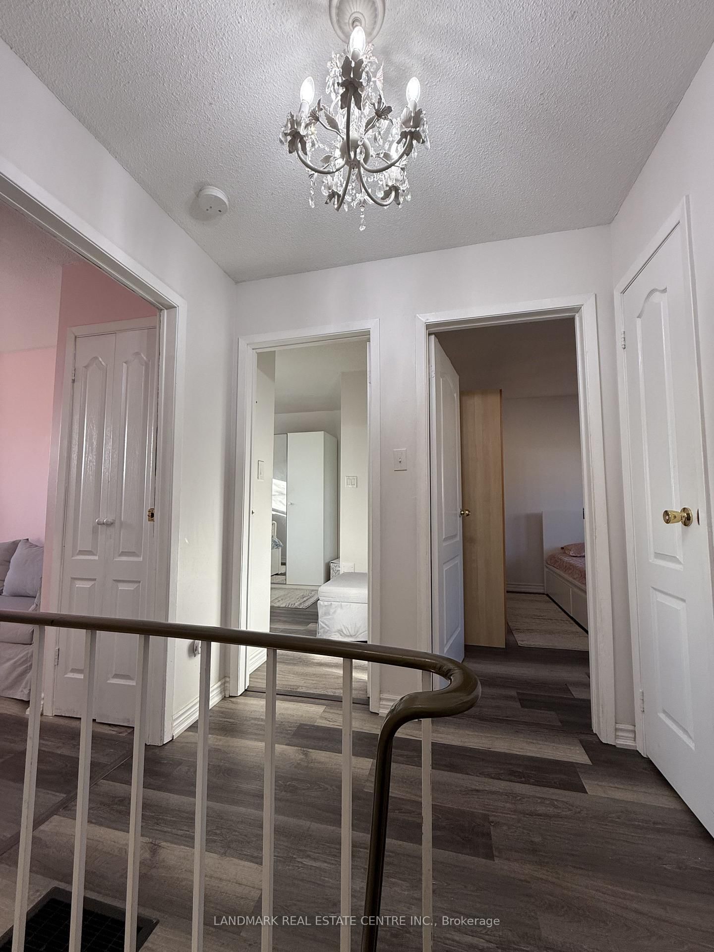 Townhouse for sale at 19 Guildford Crescent, Brampton, Ontario, L6S 3K2 - Central Park - MLS: W12773452