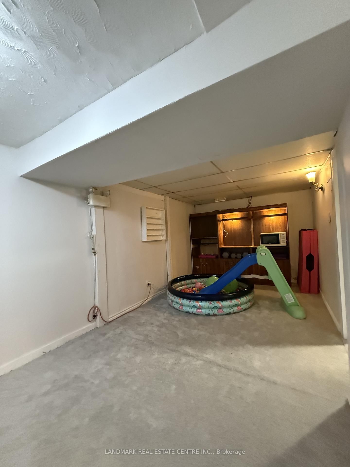 Townhouse for sale at 19 Guildford Crescent, Brampton, Ontario, L6S 3K2 - Central Park - MLS: W12773452