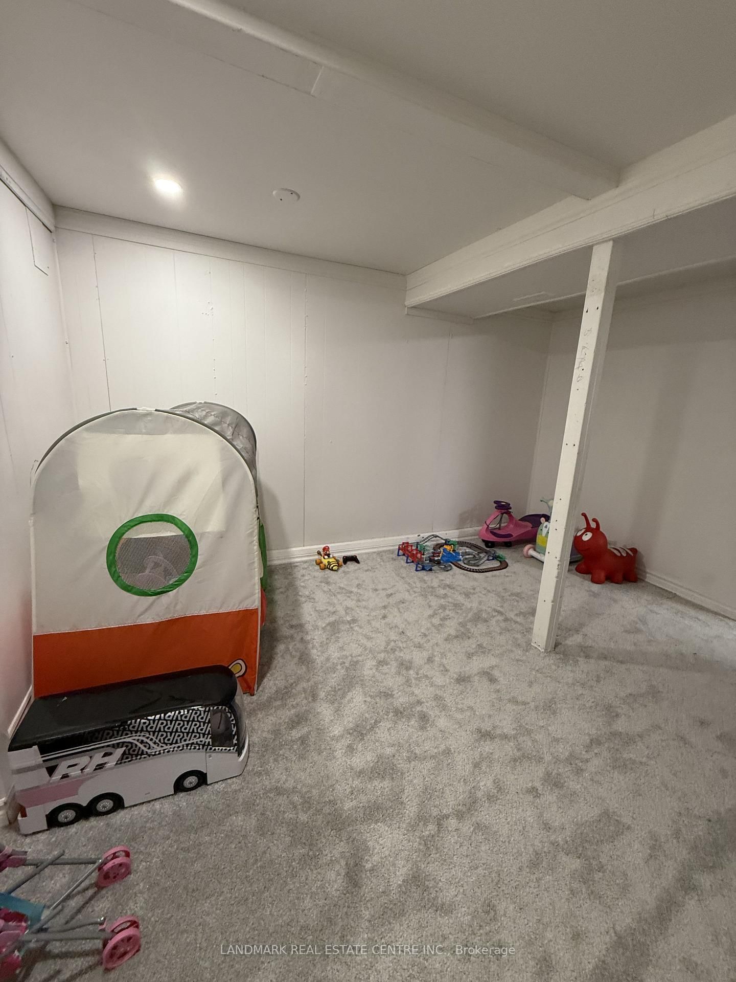 Townhouse for sale at 19 Guildford Crescent, Brampton, Ontario, L6S 3K2 - Central Park - MLS: W12773452