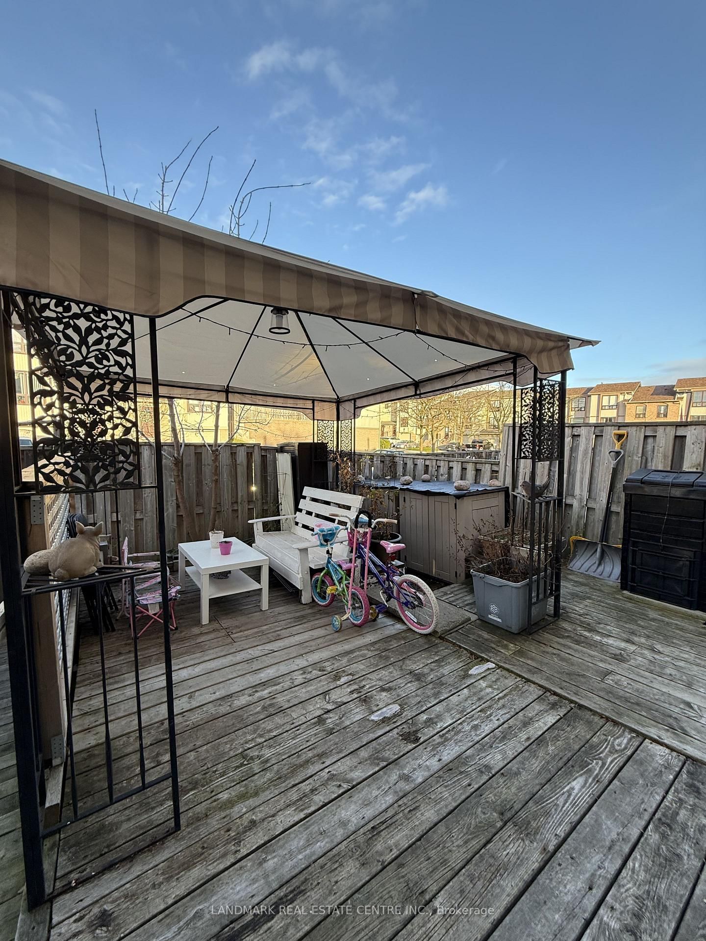 Townhouse for sale at 19 Guildford Crescent, Brampton, Ontario, L6S 3K2 - Central Park - MLS: W12773452