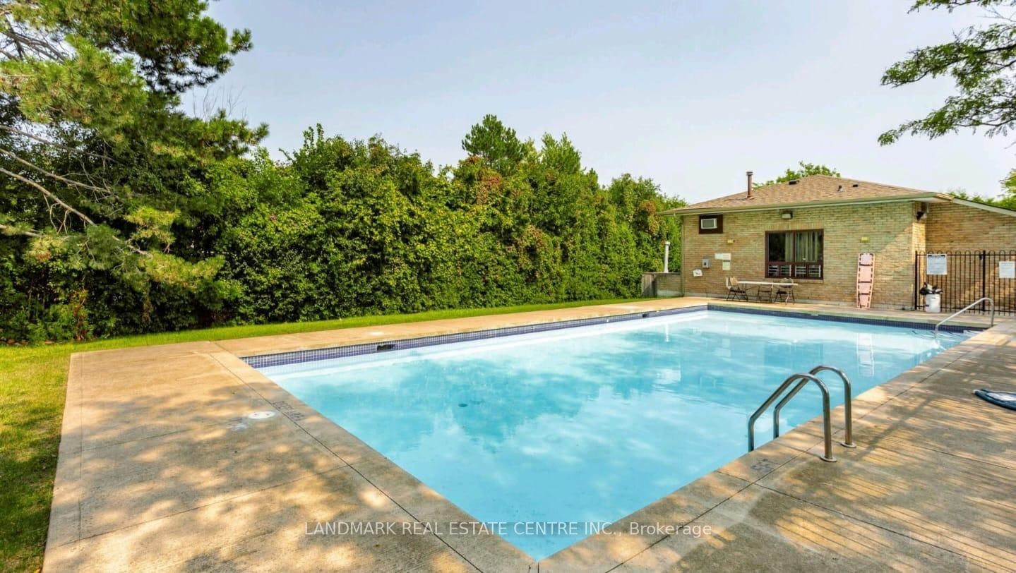 Townhouse for sale at 19 Guildford Crescent, Brampton, Ontario, L6S 3K2 - Central Park - MLS: W12773452