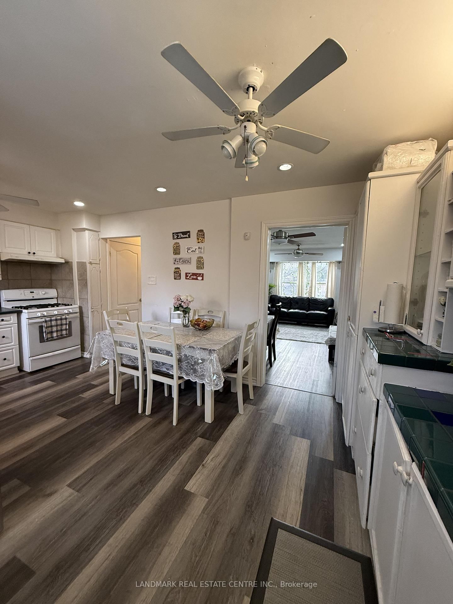 Townhouse for sale at 19 Guildford Crescent, Brampton, Ontario, L6S 3K2 - Central Park - MLS: W12773452