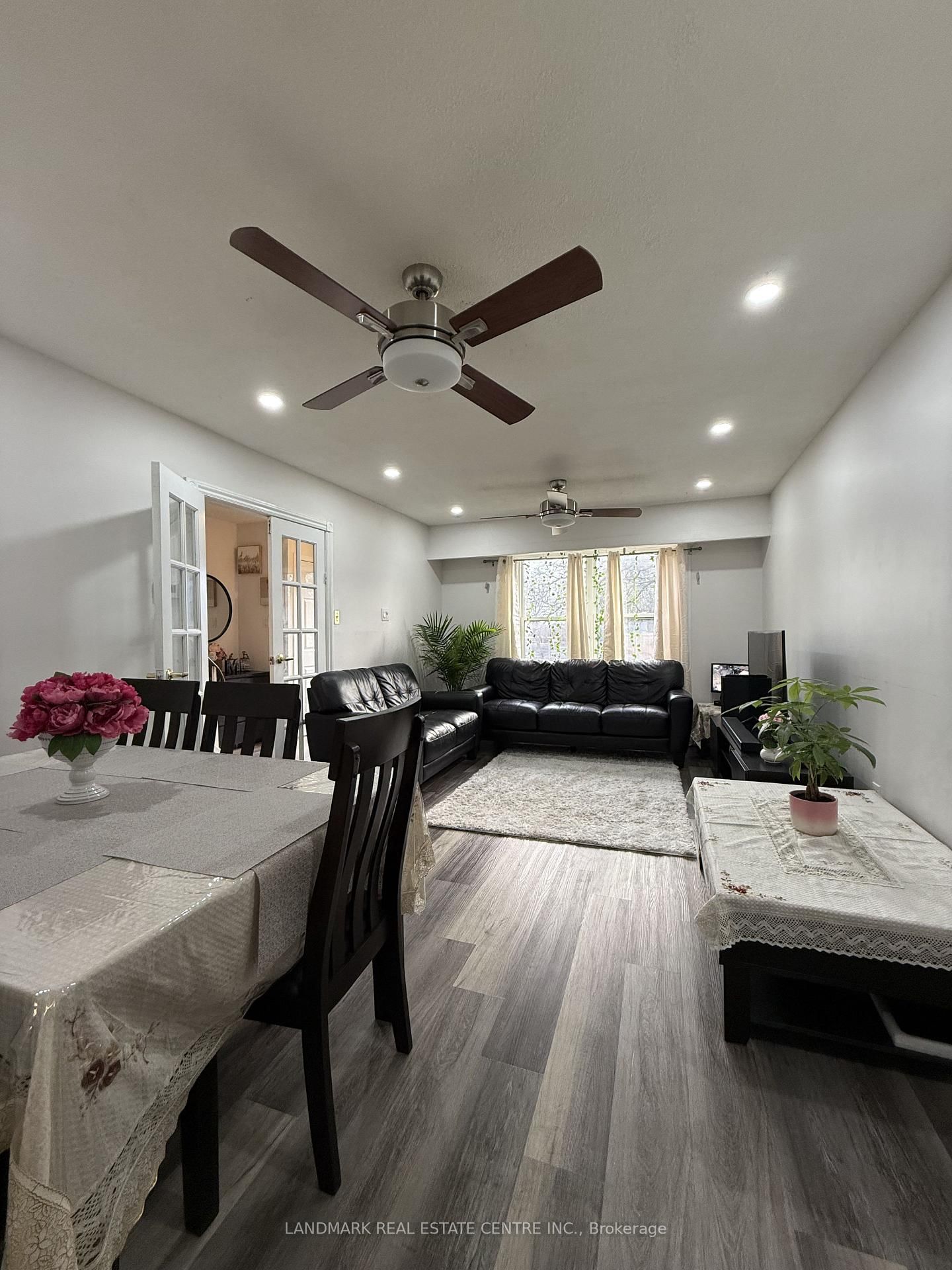 Townhouse for sale at 19 Guildford Crescent, Brampton, Ontario, L6S 3K2 - Central Park - MLS: W12773452