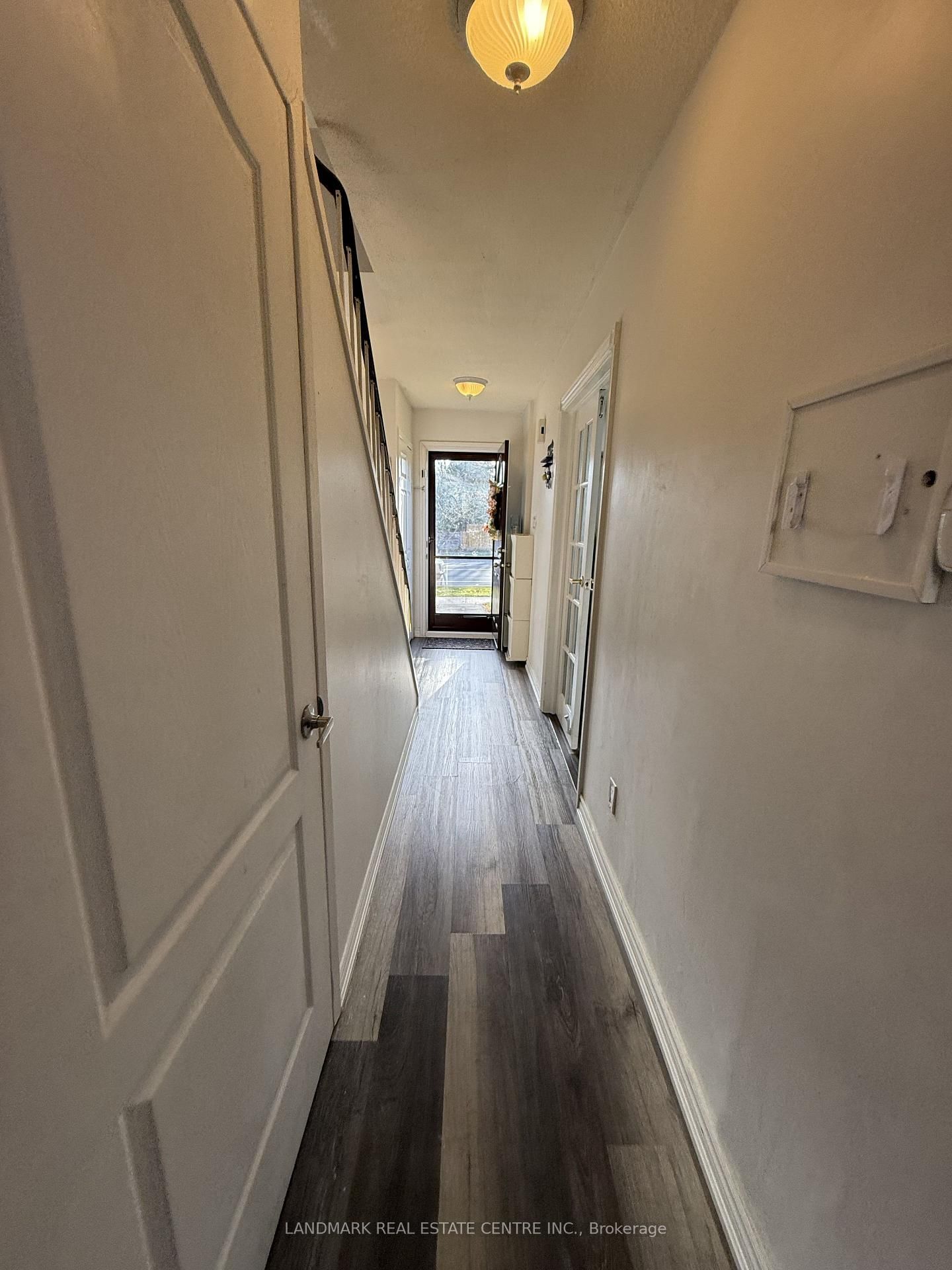 Townhouse for sale at 19 Guildford Crescent, Brampton, Ontario, L6S 3K2 - Central Park - MLS: W12773452