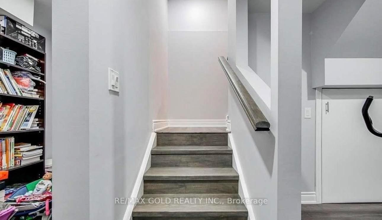 Detached House for lease at 180 Belmore Court, Milton, Ontario, L9E 1H5 - Ford - MLS: W12773726