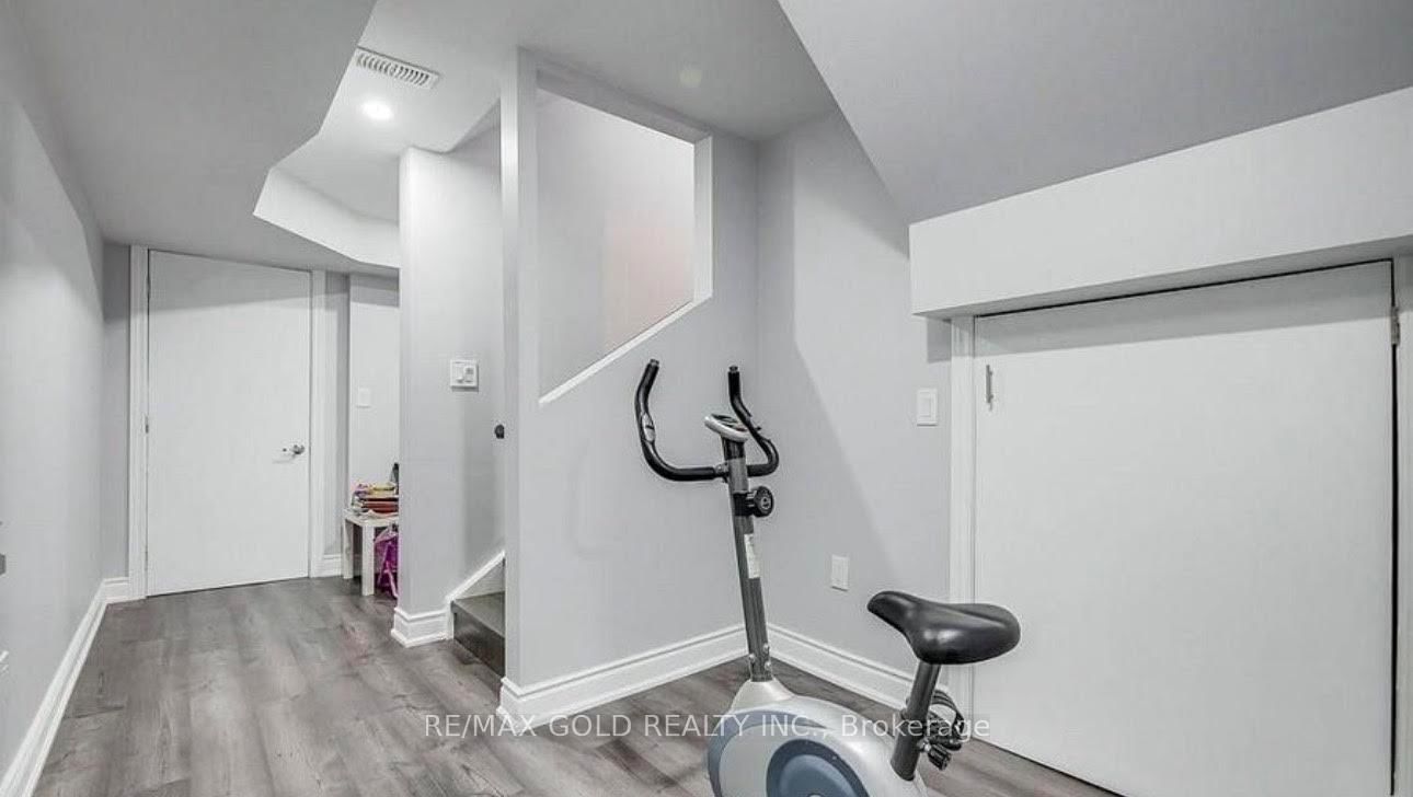 Detached House for lease at 180 Belmore Court, Milton, Ontario, L9E 1H5 - Ford - MLS: W12773726