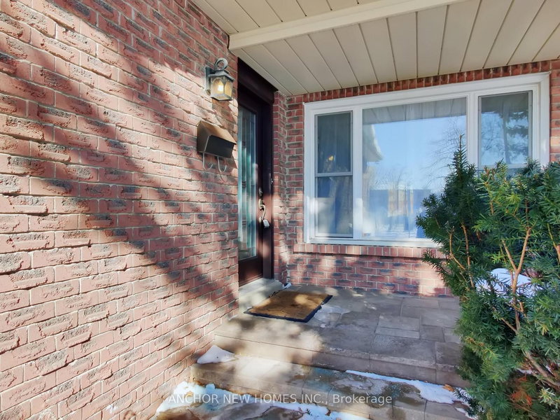 6237 Osprey Blvd, Mississauga, L5N 5V7 | Image 2