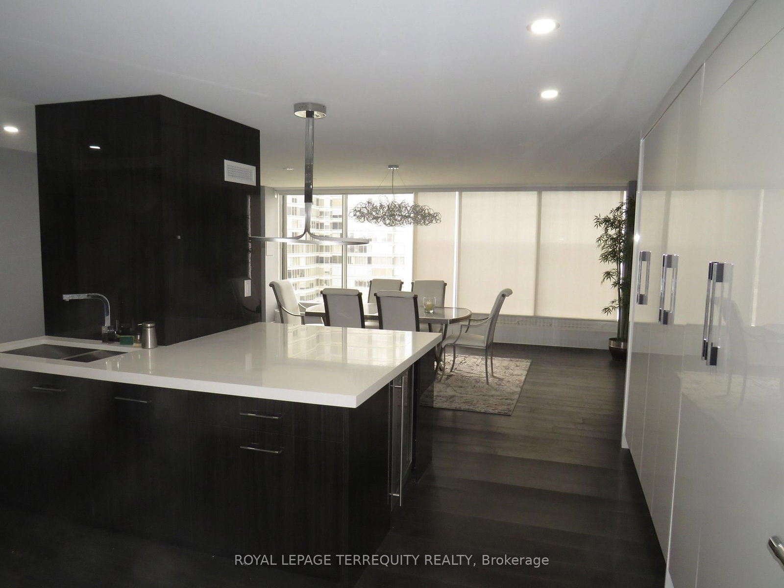 2045 Lake Shore Boulevard W, Unit 3305 - Photo 28