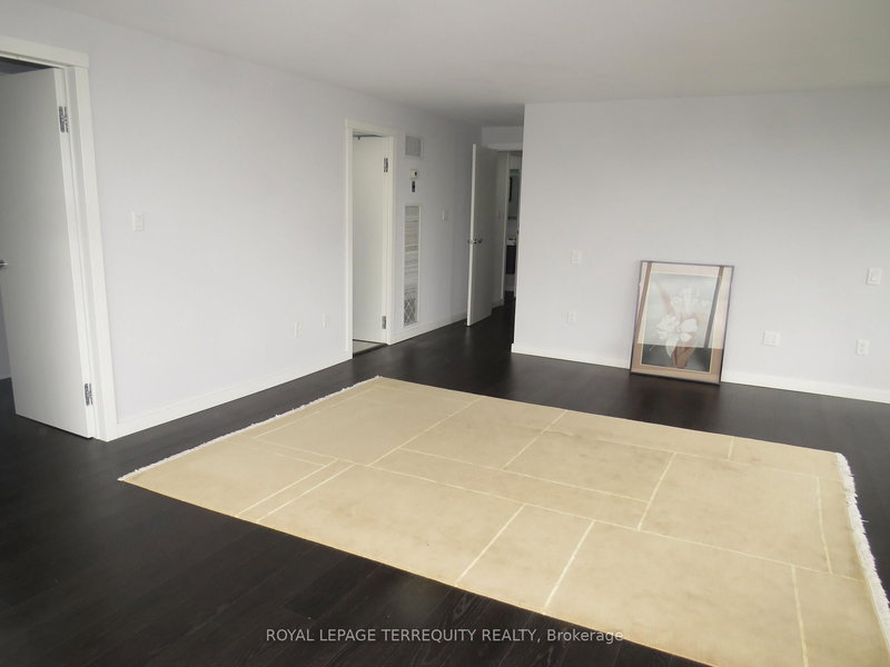 3305 - 2045 Lake Shore Blvd W, Toronto, M8V 2Z6 | Image 3