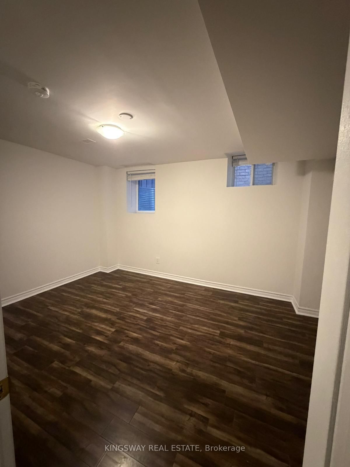 Detached House for lease at Basement-243 Pringle Avenue, Milton, Ontario, L9T 7A2 - Scott - MLS: W12774138