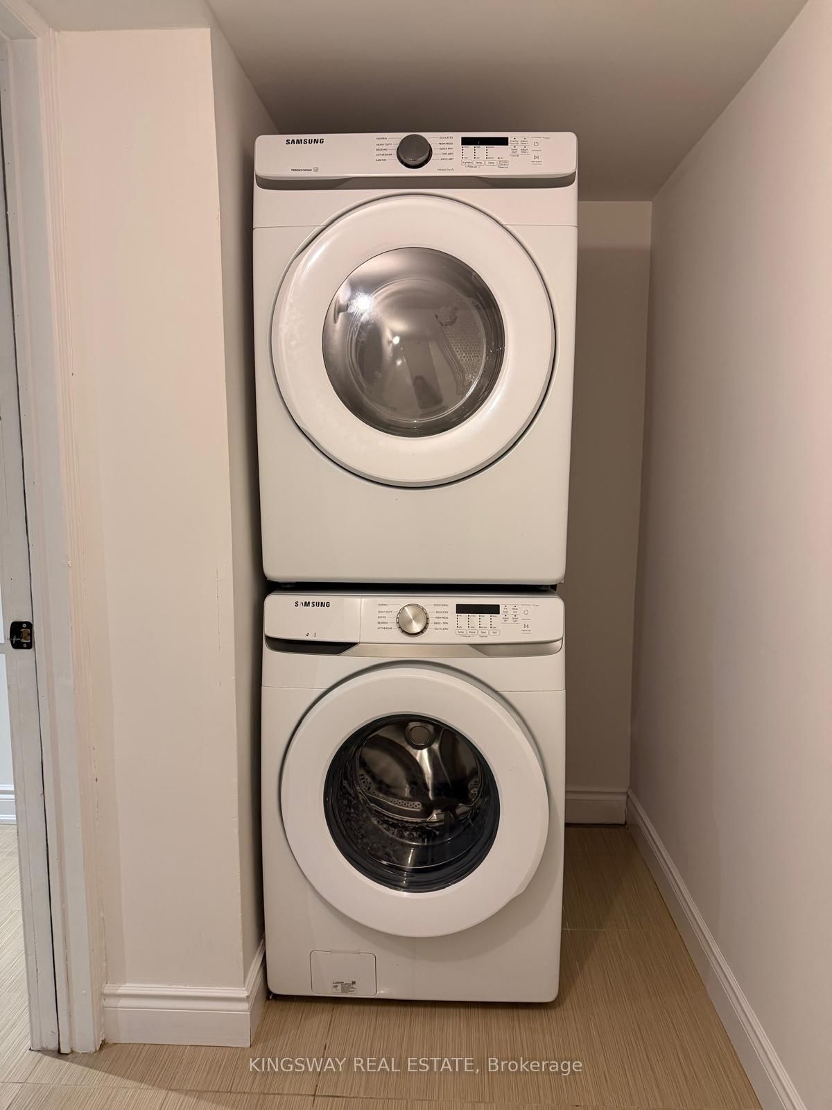 Detached House for lease at Basement-243 Pringle Avenue, Milton, Ontario, L9T 7A2 - Scott - MLS: W12774138