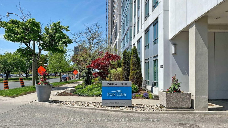 702 - 1910 Lake Shore Blvd W, Toronto, M6S 1A2 | Image 2