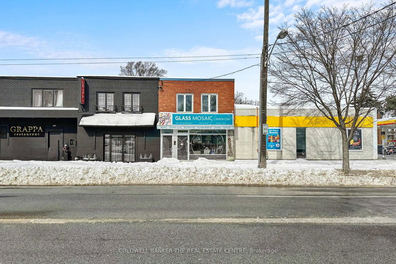 home for lease on 686A The Queensway null