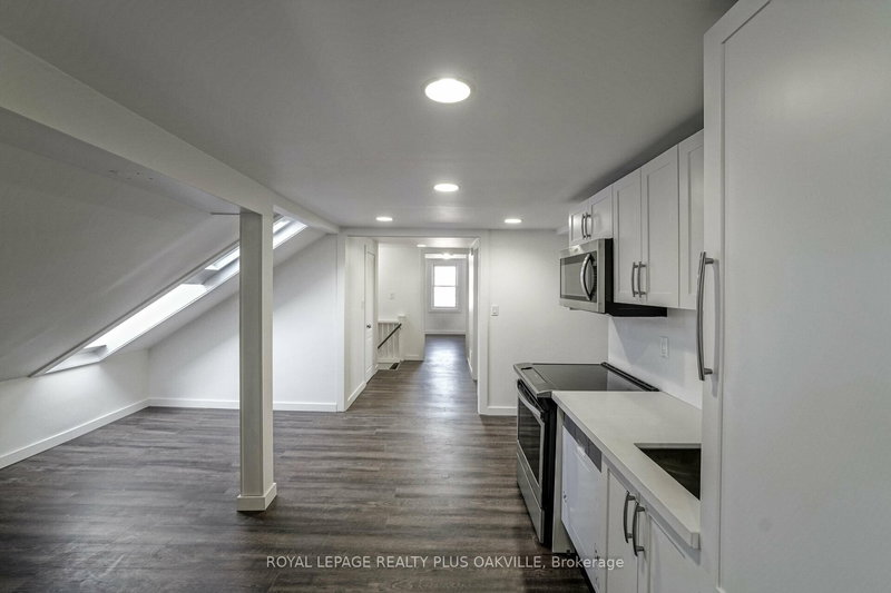 2 - 564 Lyons Lane, Oakville, L6J 2Y1 | Image 2