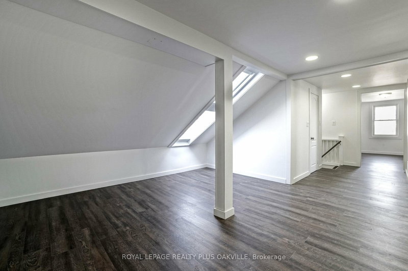 2 - 564 Lyons Lane, Oakville, L6J 2Y1 | Image 3