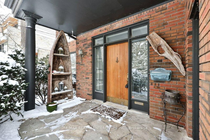 48 Cumberland Dr, Mississauga, L5A 2M6 | Image 2