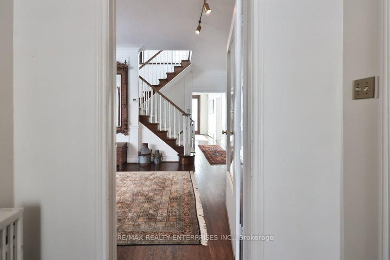 48 Cumberland Dr, Mississauga, L5A 2M6 | Image 3