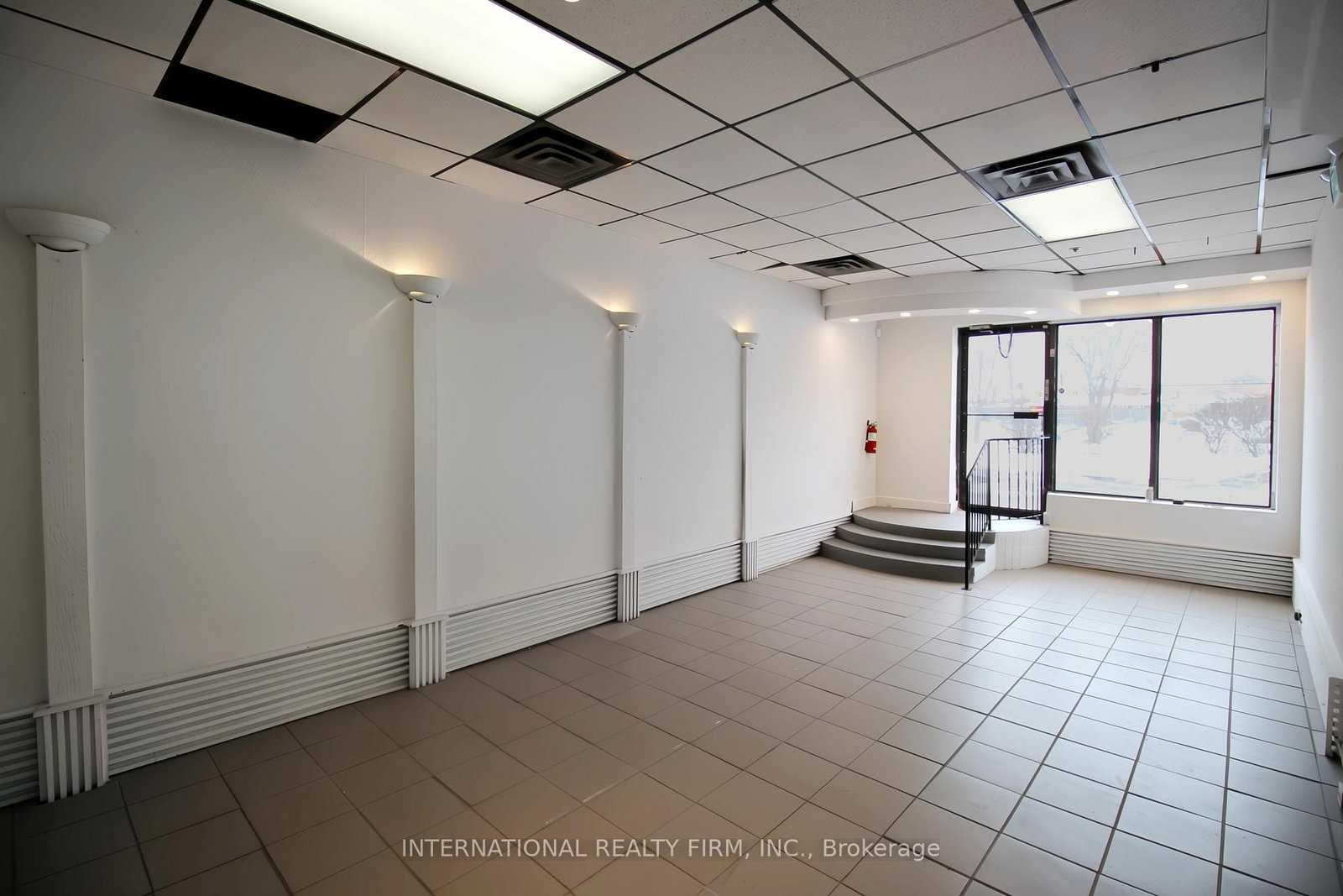 1635 Lawrence Avenue W, Unit 18 - Photo 2