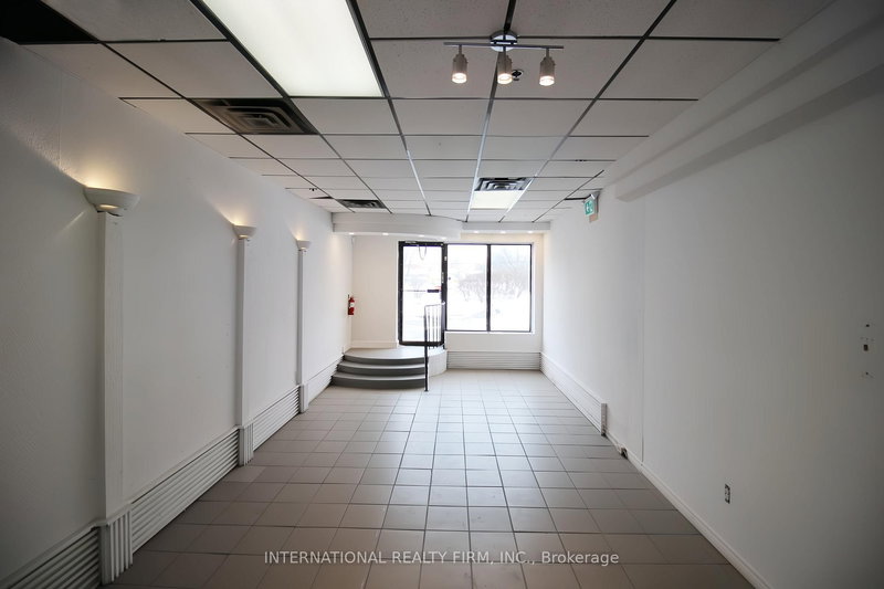 18 - 1635 Lawrence Ave W, Toronto, M6L 3C9 | Image 3