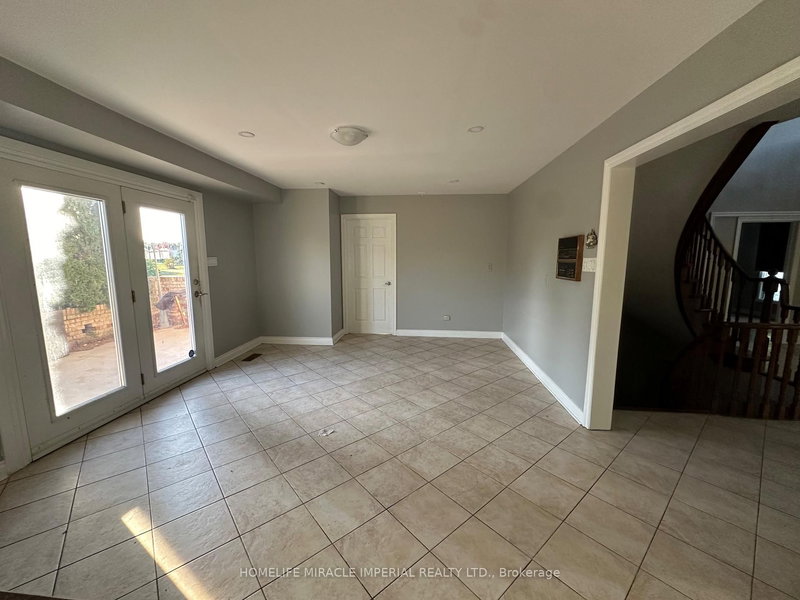 4 Bellini Ave, Brampton, L6P 0X7 | Image 3