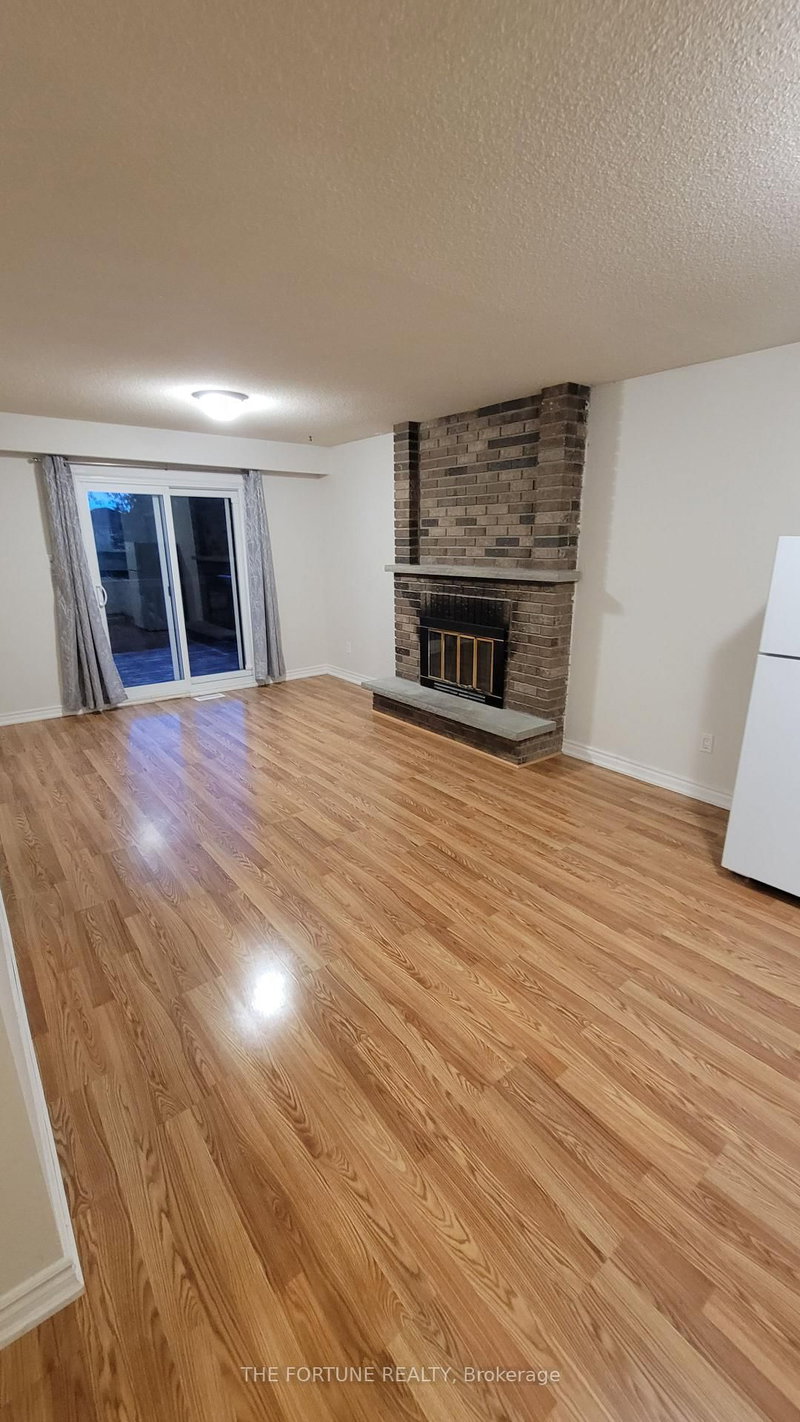 44 Rotherglen Crt, Brampton, L6X 2S1 | Image 2