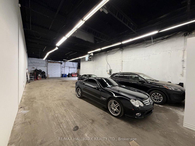 1101 Finch Ave W, Toronto, M3J 2C9 | Image 2